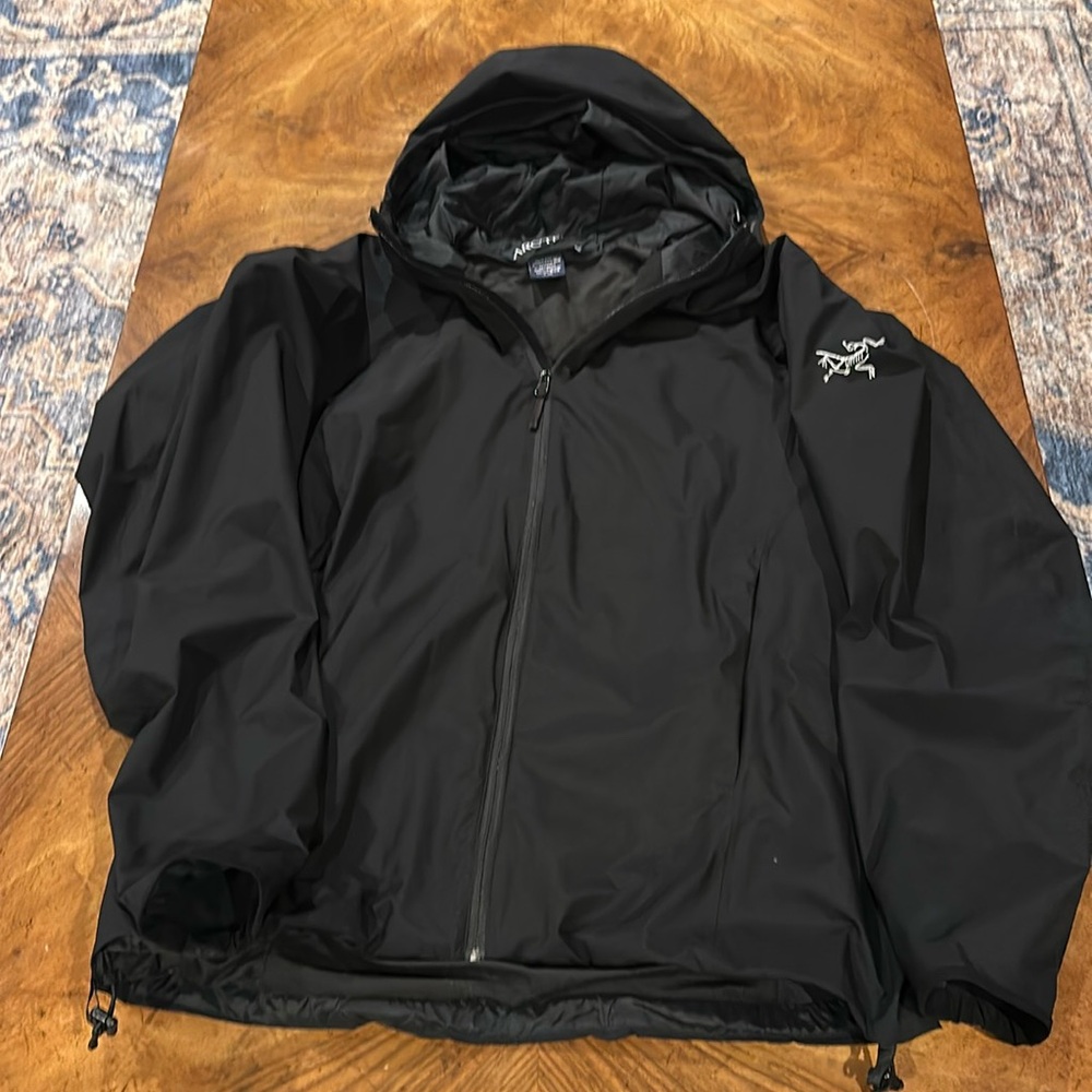 ARC’TERYX water resistance light weight jacket